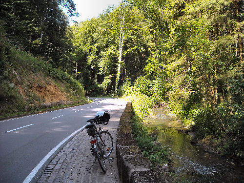 Sch&ouml;nes Fluss-Tal